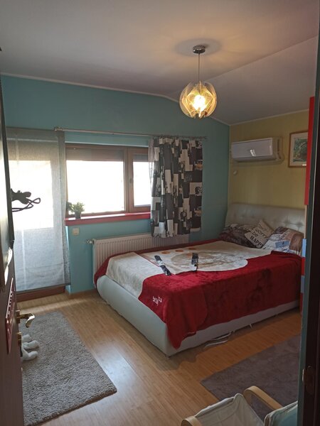 Centru Popesti Leordeni, str. Sf. Voievozi vila indiv. 4-5cam, 3 bai, curte